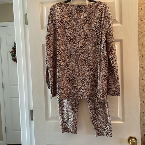 Lilly Pulitzer Downtown Jersey Bottoms - Picture 13 of 14